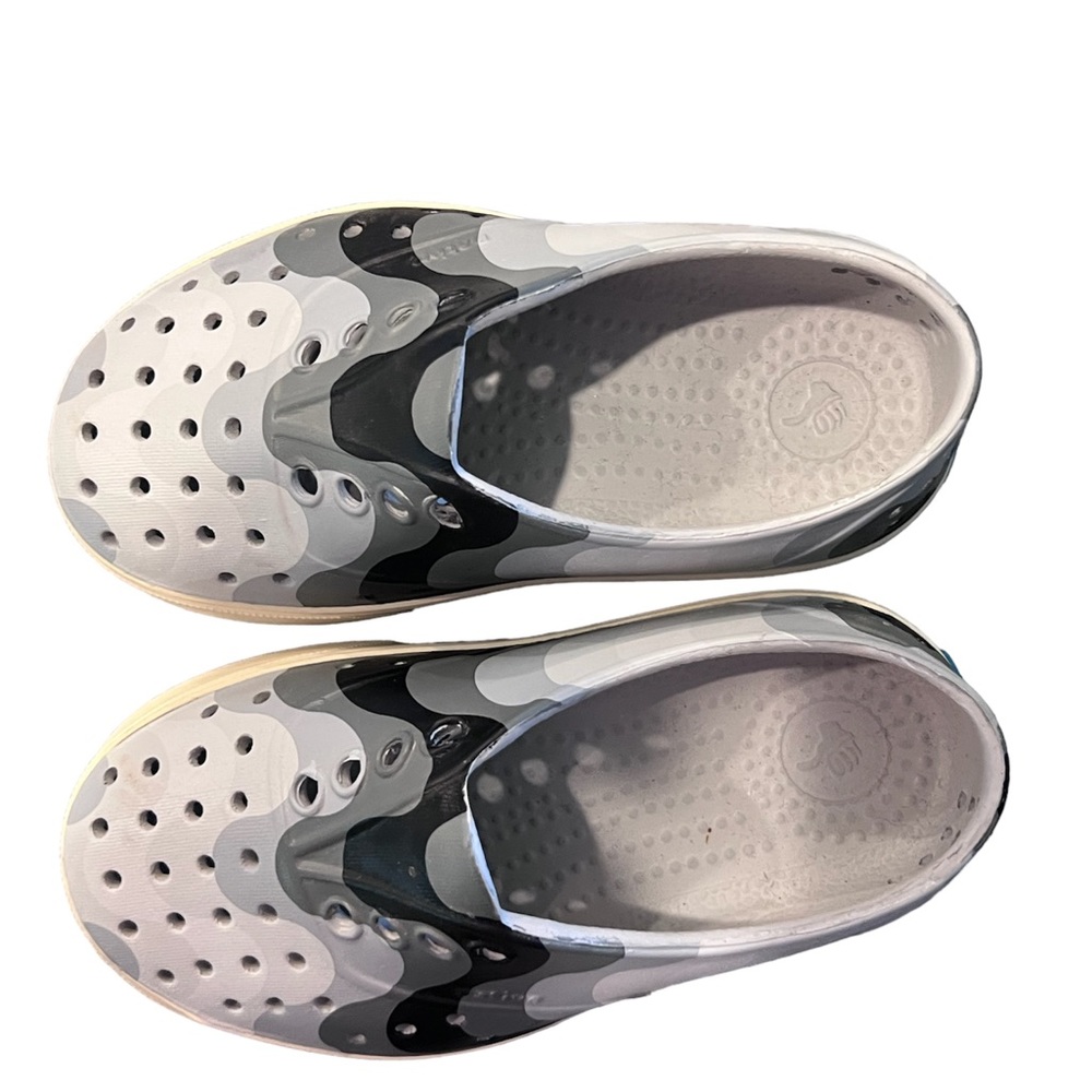 Kids native brand new comes from smoke-free pet free home